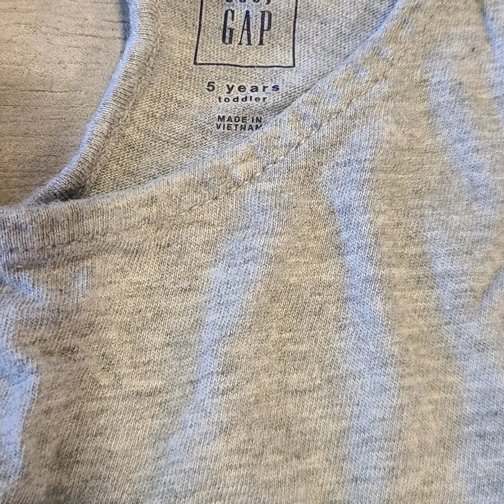 🦔Gap Girls lace ruffle tank☀️